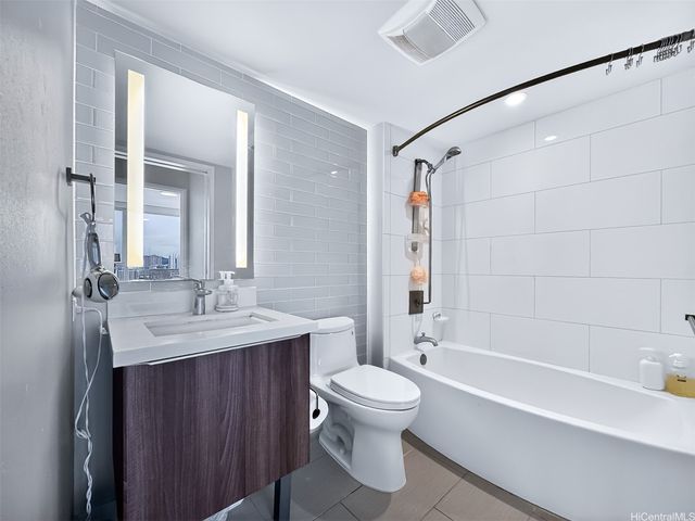 888 Kapiolani Boulevard 1705, Honolulu, HI 96813