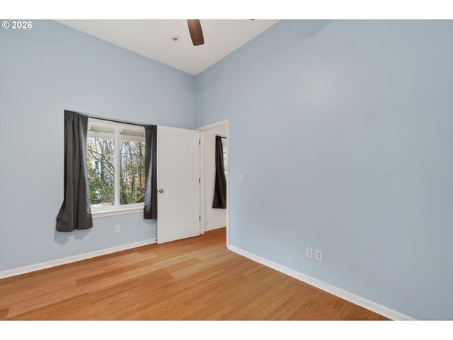 1521 Se ASH St, Portland, OR 97214