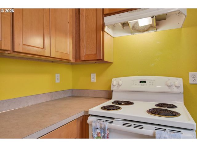 1521 Se ASH St, Portland, OR 97214