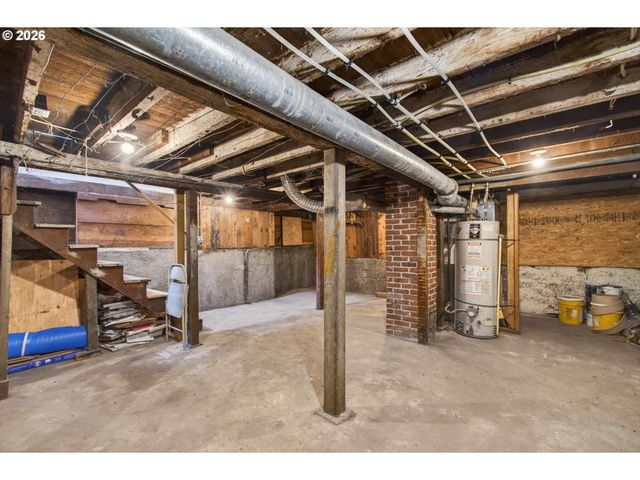 1521 Se ASH St, Portland, OR 97214