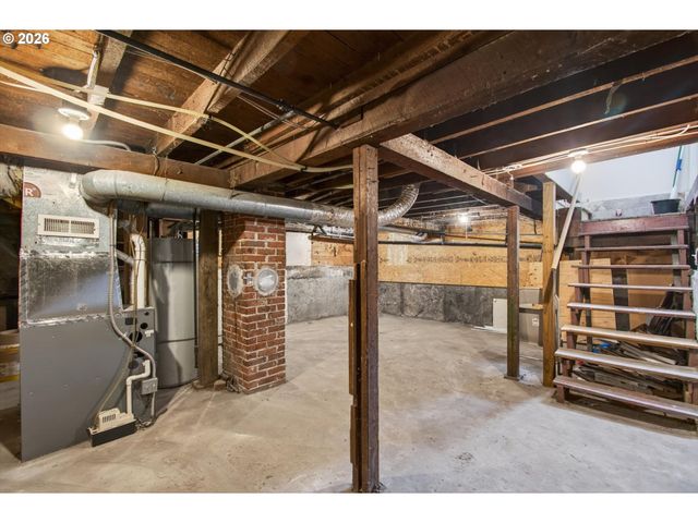 1521 Se ASH St, Portland, OR 97214