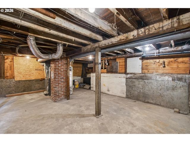 1521 Se ASH St, Portland, OR 97214