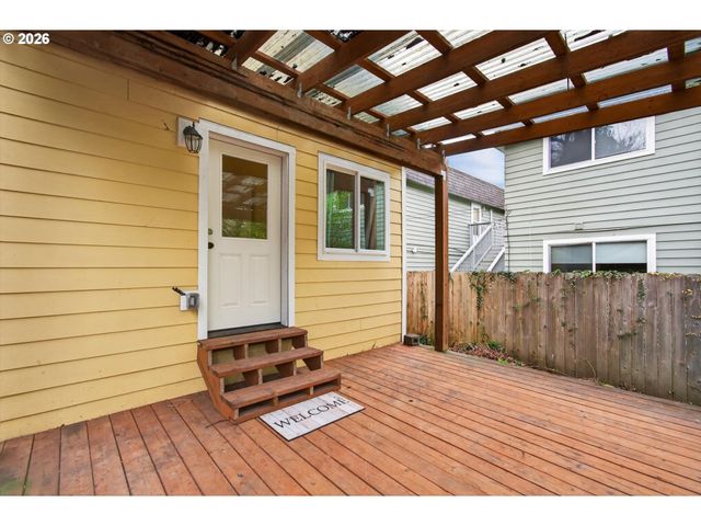 1521 Se ASH St, Portland, OR 97214