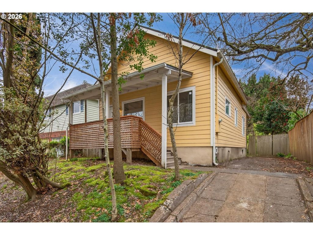 1521 Se ASH St, Portland, OR 97214