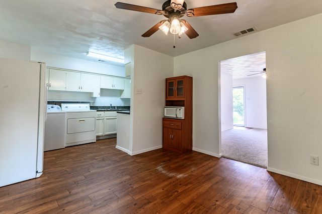 3213 Thames Street, Irving, TX 75062