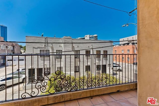 133 S Spalding Drive 201, Beverly Hills, CA 90212