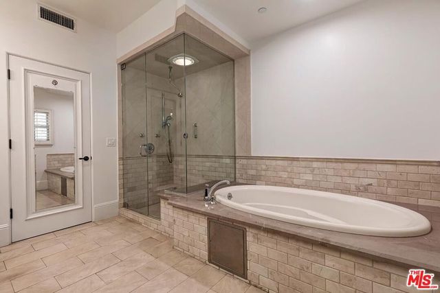 133 S Spalding Drive 201, Beverly Hills, CA 90212