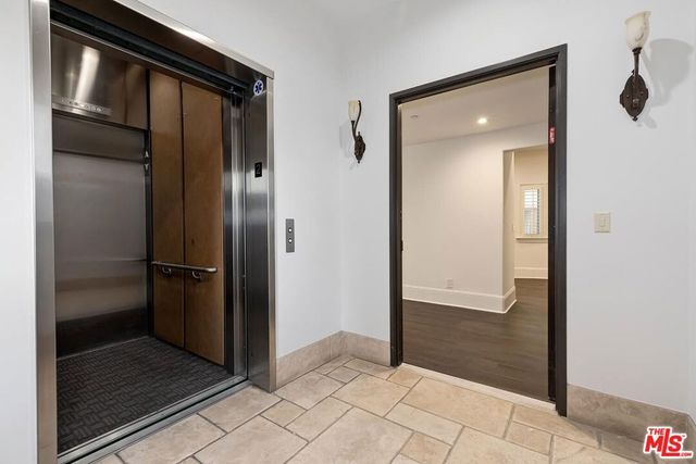 133 S Spalding Drive 201, Beverly Hills, CA 90212