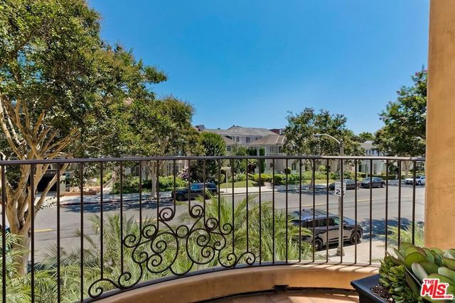 133 S Spalding Drive 201, Beverly Hills, CA 90212