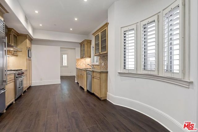 133 S Spalding Drive 201, Beverly Hills, CA 90212