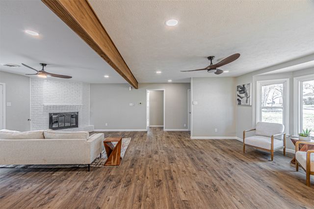 1951 Terbet Lane, Fort Worth, TX 76112