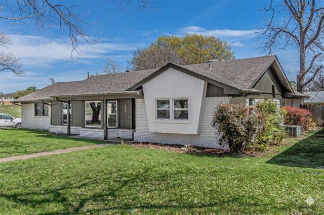 1951 Terbet Lane, Fort Worth, TX 76112