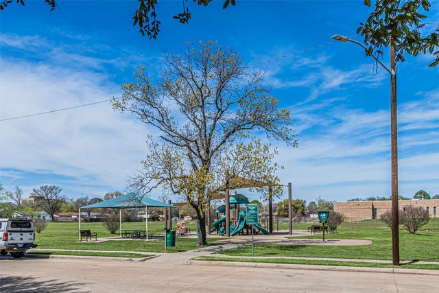 1951 Terbet Lane, Fort Worth, TX 76112