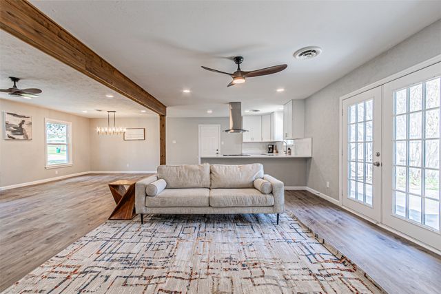 1951 Terbet Lane, Fort Worth, TX 76112