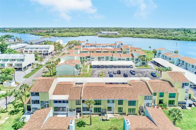 1 WINDRUSH BOULEVARD 77, Indian Rocks Beach, FL 33785