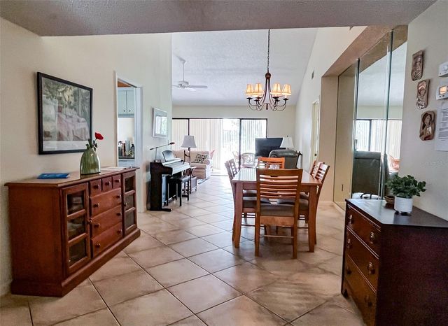 690 BIRD BAY CIRCLE 28, Venice, FL 34285