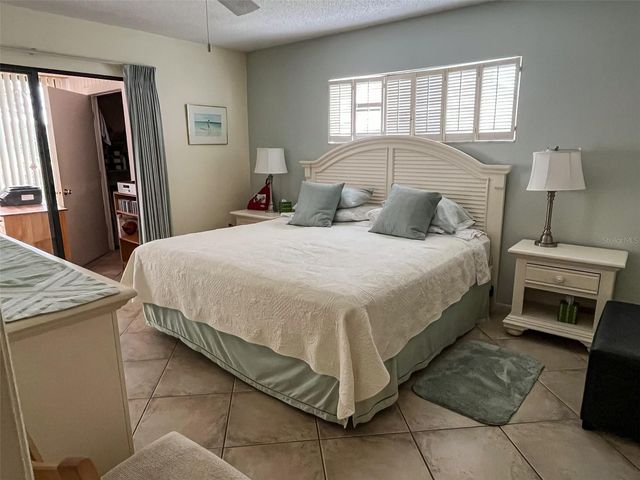 690 BIRD BAY CIRCLE 28, Venice, FL 34285