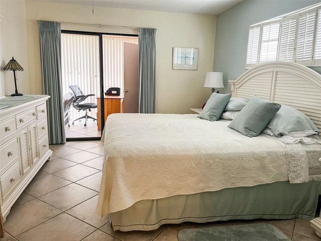 690 BIRD BAY CIRCLE 28, Venice, FL 34285
