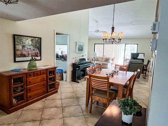 690 BIRD BAY CIRCLE 28, Venice, FL 34285