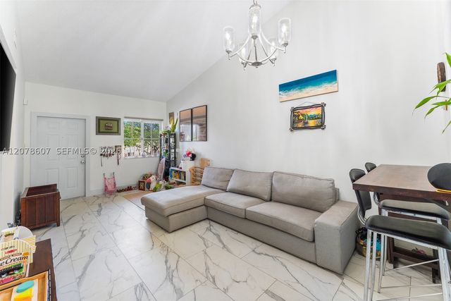 2140 NW 78th Ave 204, Pembroke Pines, FL 33024