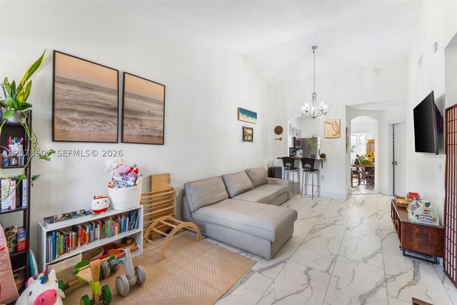 2140 NW 78th Ave 204, Pembroke Pines, FL 33024