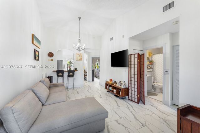 2140 NW 78th Ave 204, Pembroke Pines, FL 33024