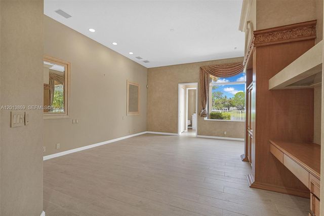 2456 Bay Isle Court, Weston, FL 33327