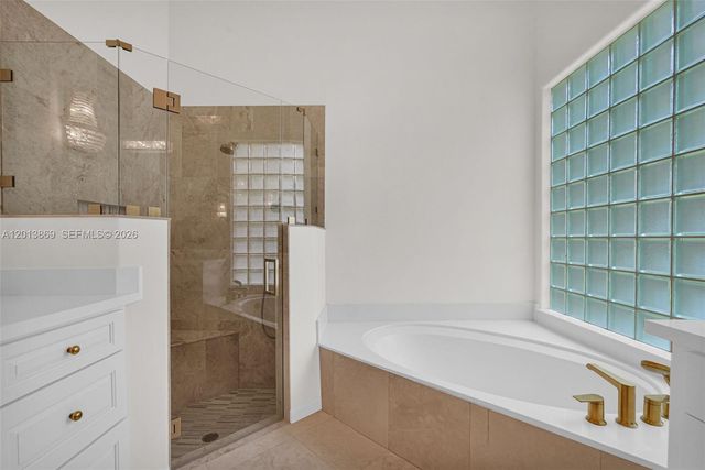 2456 Bay Isle Court, Weston, FL 33327