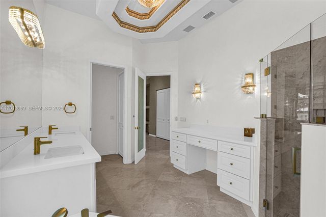 2456 Bay Isle Court, Weston, FL 33327