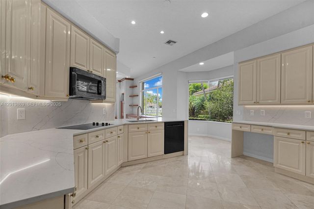 2456 Bay Isle Court, Weston, FL 33327