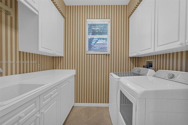 2456 Bay Isle Court, Weston, FL 33327