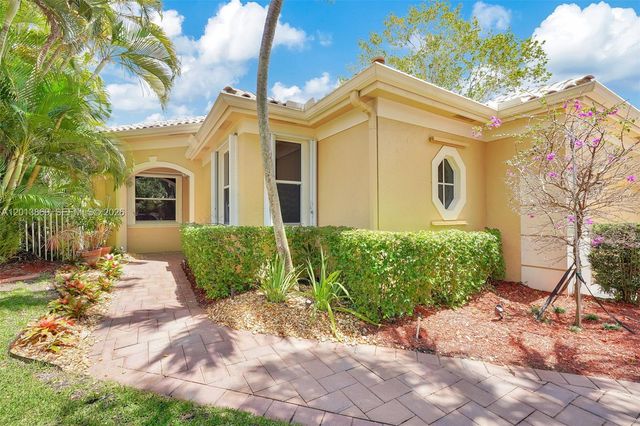 2456 Bay Isle Court, Weston, FL 33327
