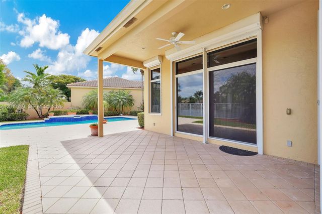 2456 Bay Isle Court, Weston, FL 33327