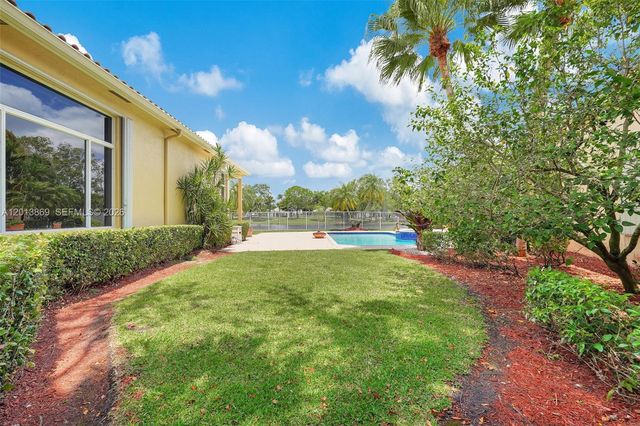 2456 Bay Isle Court, Weston, FL 33327