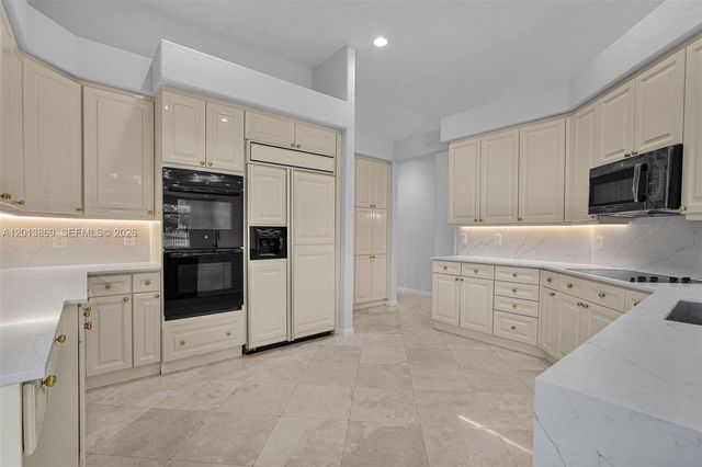 2456 Bay Isle Court, Weston, FL 33327