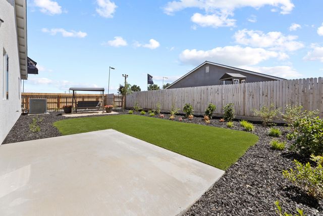 7144 Wren Avenue, Visalia, CA 93291