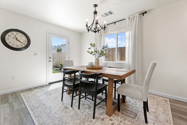 7144 Wren Avenue, Visalia, CA 93291