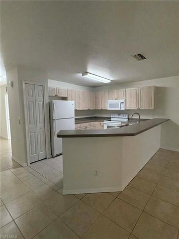 1321 Diplomat PKWY E, Cape Coral, FL 33909