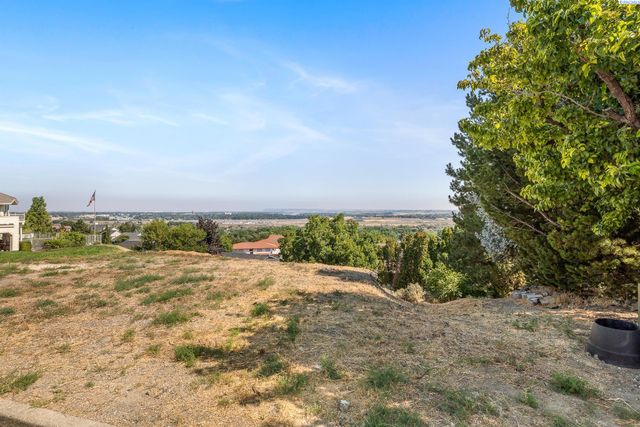 260 Rockwood Dr, Richland, WA 99352