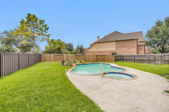 13110 Orchard Stables Drive, Richmond, TX 77407
