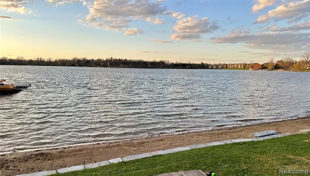 1700 Hamilton, Bloomfield Village, MI 48302