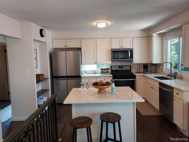 1700 Hamilton, Bloomfield Village, MI 48302