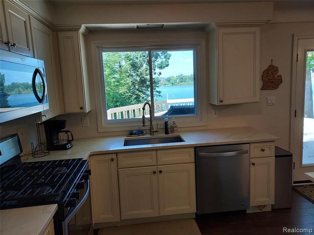 1700 Hamilton, Bloomfield Village, MI 48302