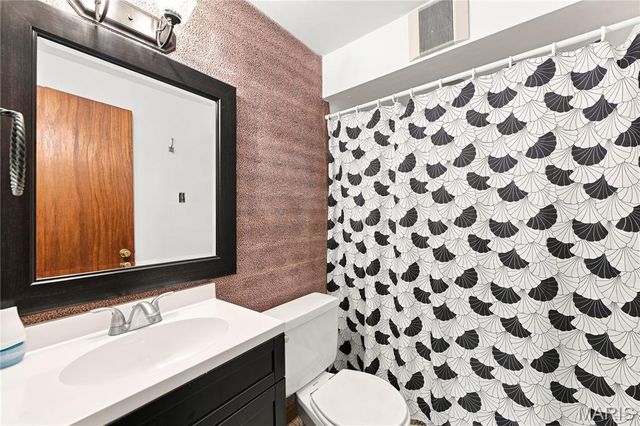 205 Morewood Drive, Manchester, MO 63011
