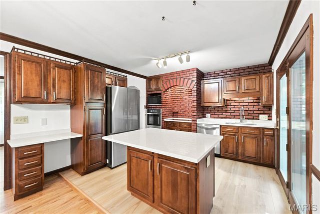 205 Morewood Drive, Manchester, MO 63011