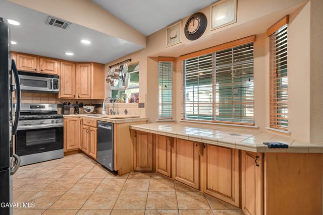 3137 Peachwood Drive, Lancaster, CA 93536