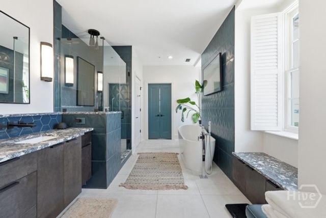 5 Whitaker Street 601, Savannah, GA 31401