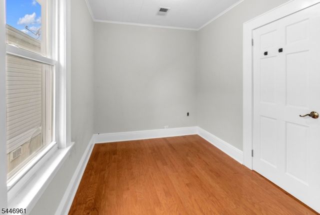 521 E Blancke St, Linden City, NJ 07036