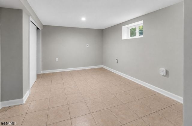 521 E Blancke St, Linden City, NJ 07036