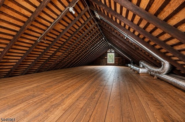 521 E Blancke St, Linden City, NJ 07036